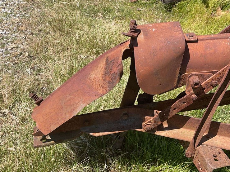 dearborn-1-row-corn-picker-image-8