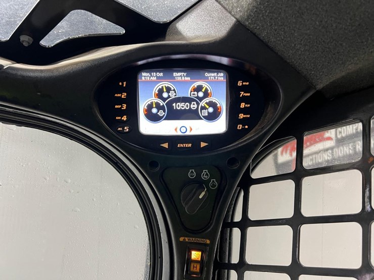 2022-bobcat-s770-image-25