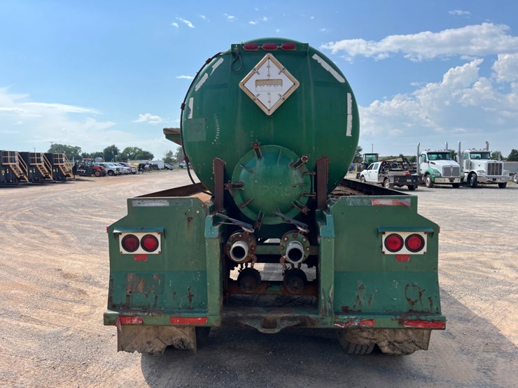 2005-v.e.-enterises-130-bbl-steel-vacuum-trailer-image-6