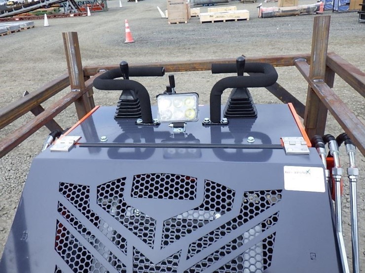 2025-tpm-t460-skid-steer-tracked-loader-image-11