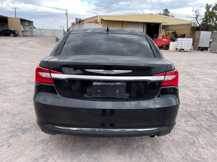 #511-•-2014-chrysler-200-(has-az-title)-image-6