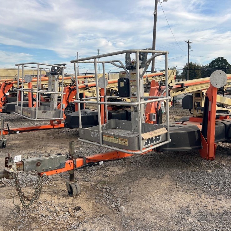 2018 JLG T350