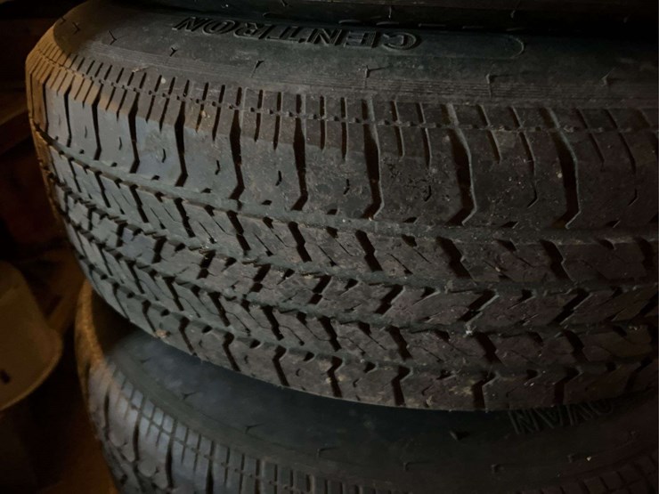 (4)-truck-tires-image-6