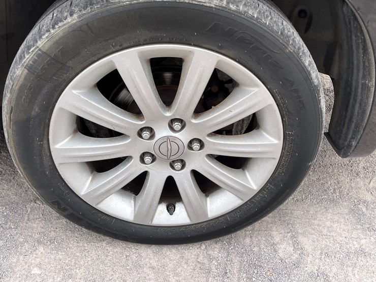#511-•-2014-chrysler-200-(has-az-title)-image-37