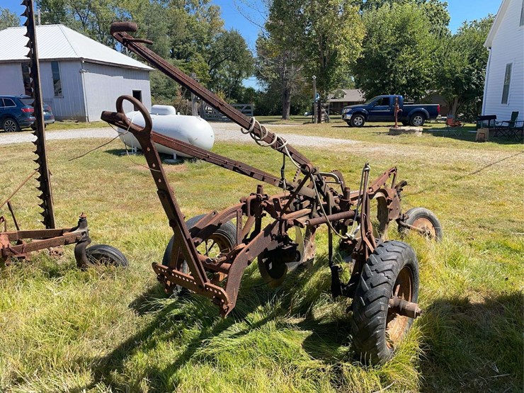 moline-2-bottom-plow-image-1