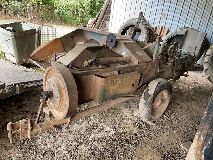 oliver-60-square-baler-image-2