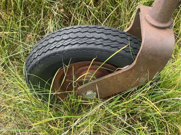 side-delivery-hay-rake-image-30