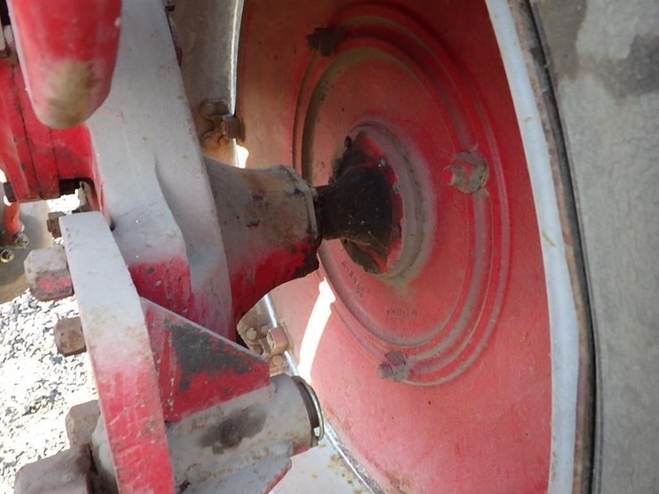 mccormick-farm-all-100-row-crop-tractor-image-13
