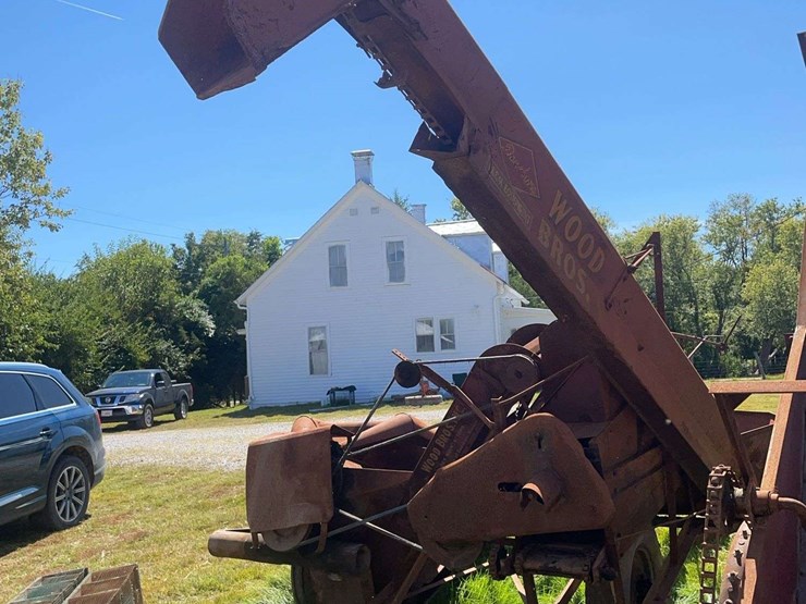 dearborn-1-row-corn-picker-image-5