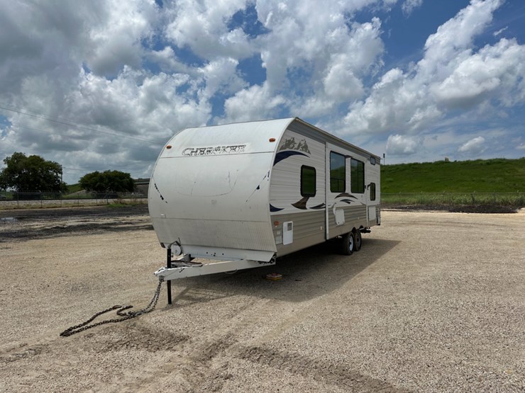 forrest-river-cherokee-camper-image-1