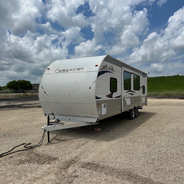 FORREST RIVER CHEROKEE CAMPER