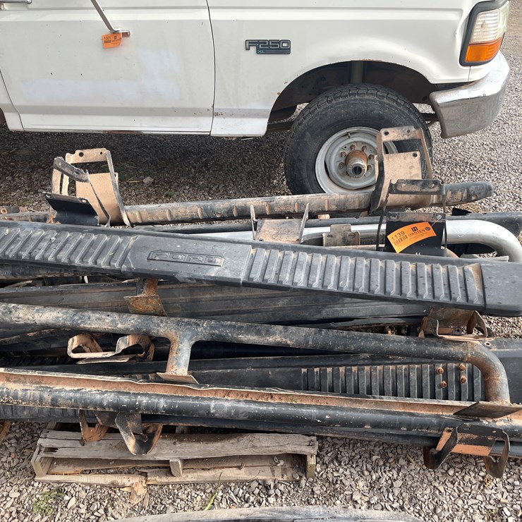 #1139 • Running Boards Front Grills (Offsite in La Union, NM)