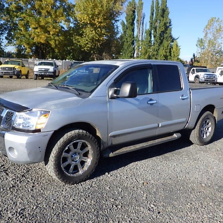 2004 NISSAN TITAN