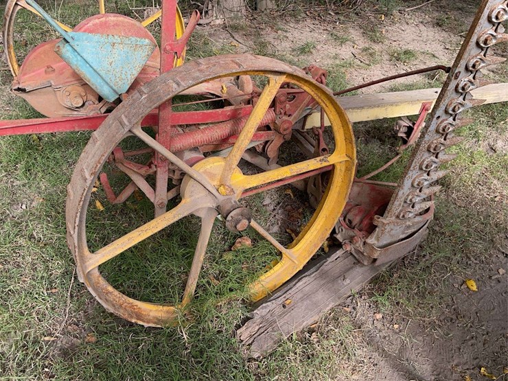 oliver-horse-drawn-sickle-mower-image-15