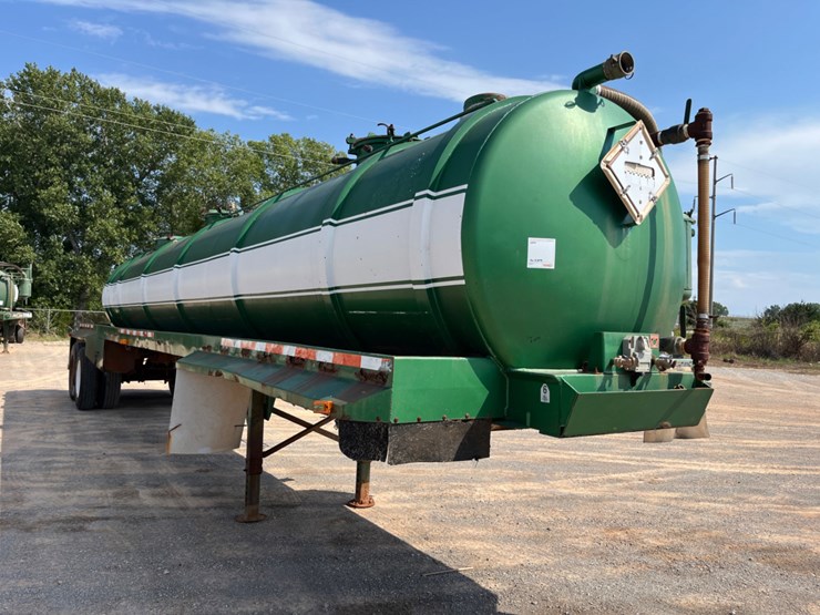 2005-v.e.-enterises-130-bbl-steel-vacuum-trailer-image-3