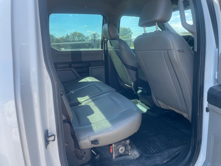 2022-ford-f250-xl-image-9
