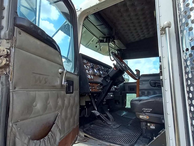 2000-kenworth-w900l-image-15