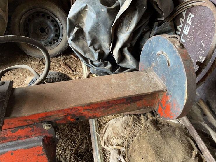 log-splitter-image-12