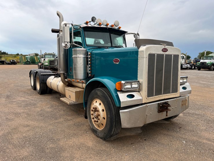 2005-peterbilt-379-image-3