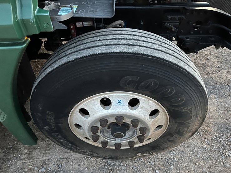 2016-freightliner-cascadia-(inoperable)-image-13