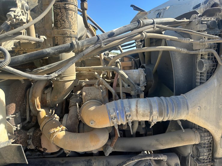 2006-caterpillar-c13-image-11