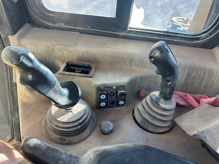 2008-caterpillar-d6t-image-8
