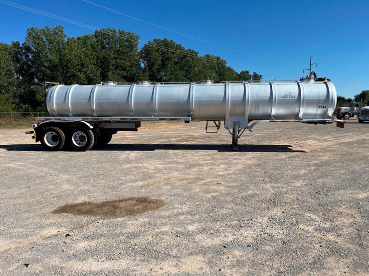 2017-troxel-150-bbl-aluminum-vacuum-trailer-image-4
