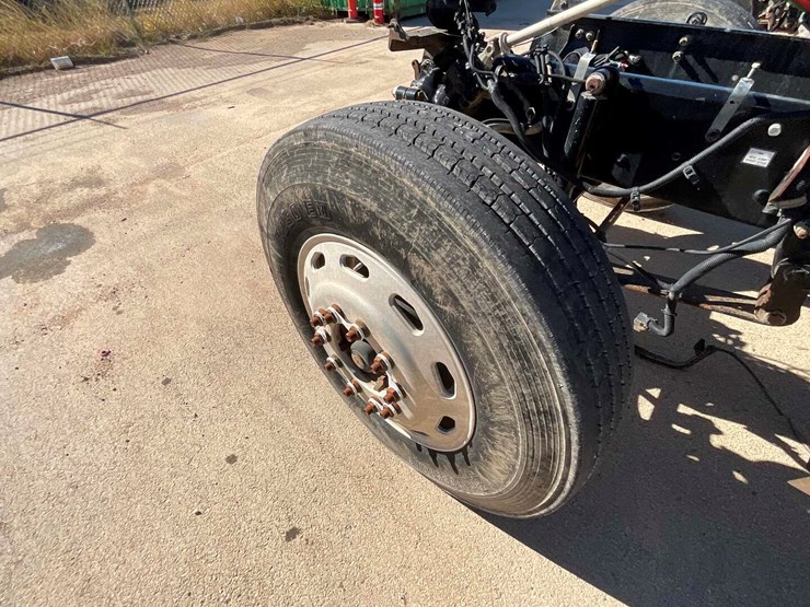 2011-freightliner-cornado-(inoperable)-image-7
