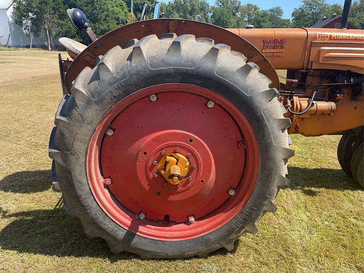 minneapolis-moline-ztu-image-28