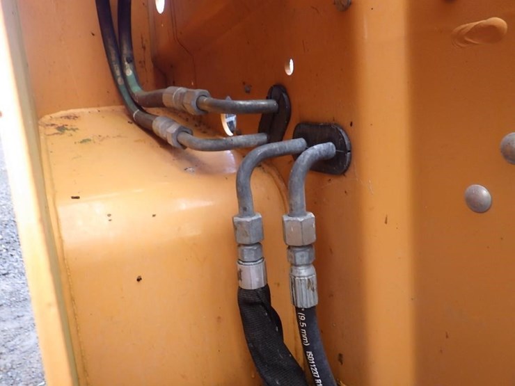 2011-case-sr200-image-12
