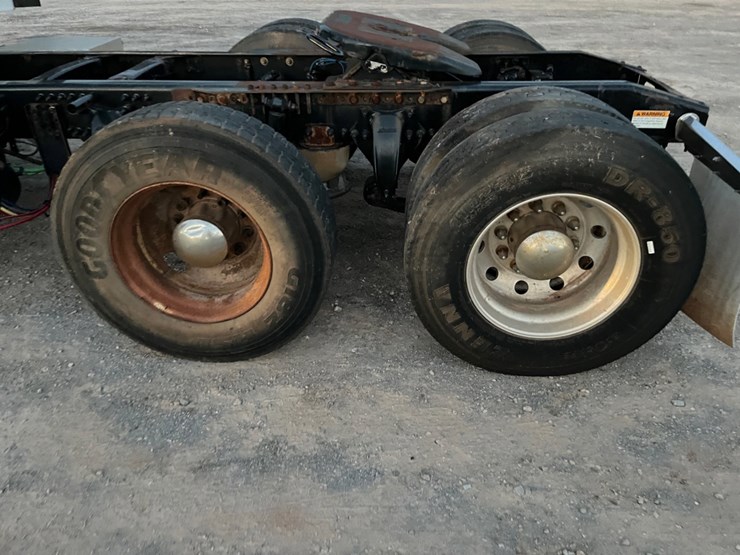 2016-freightliner-cascadia-(inoperable)-image-15