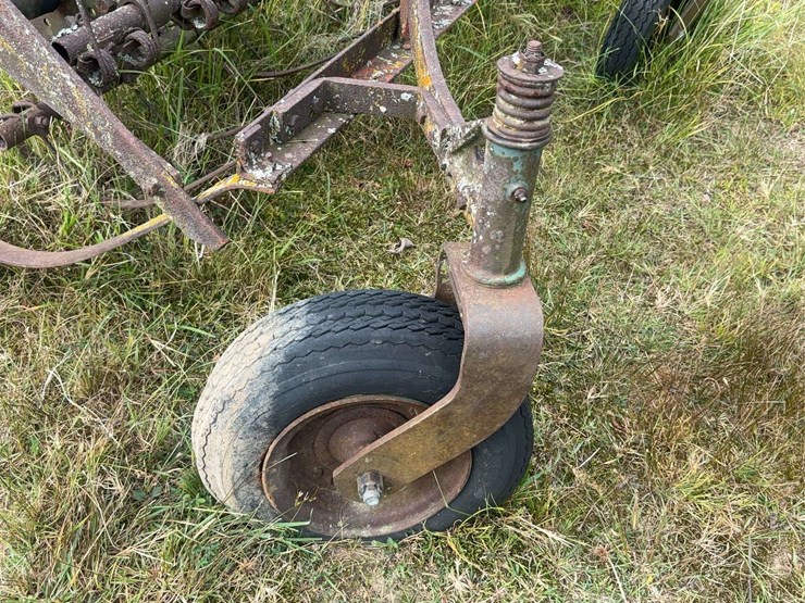 side-delivery-hay-rake-image-24