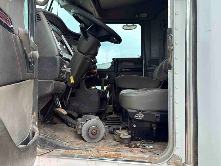 2006-caterpillar-c11-image-13