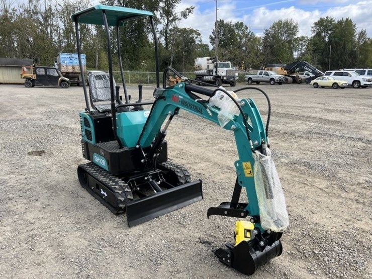 2025-cfg-qh12r-mini-hydraulic-excavator-image-2