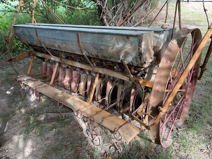 minneapolis-moline-8ft-grain-drill-image-8