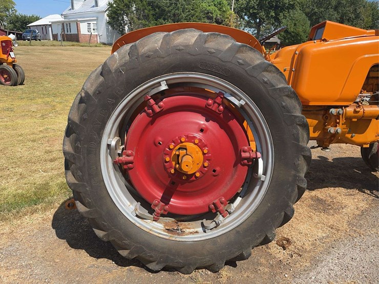 minneapolis-moline-445-image-35