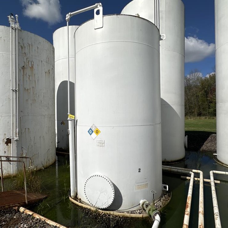 #3118 • Approx 14'x8' Fuel Tank