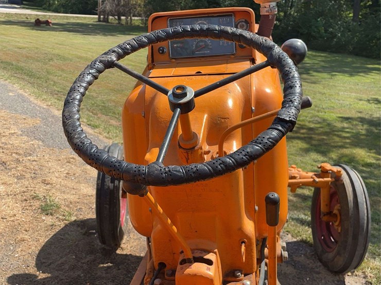 minneapolis-moline-445-image-52