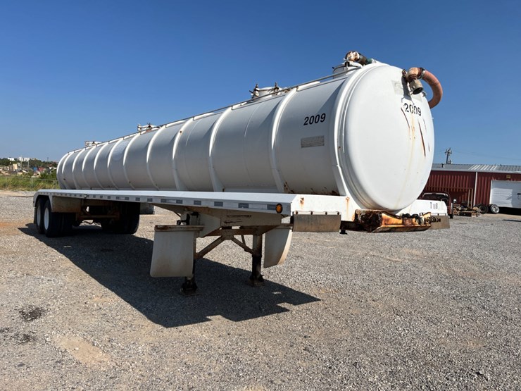 2012-gallegos-130-bbl-steel-vacuum-trailer-image-3