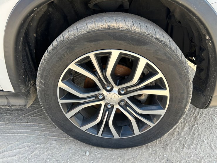 2018-mitsubishi-outlander-image-11