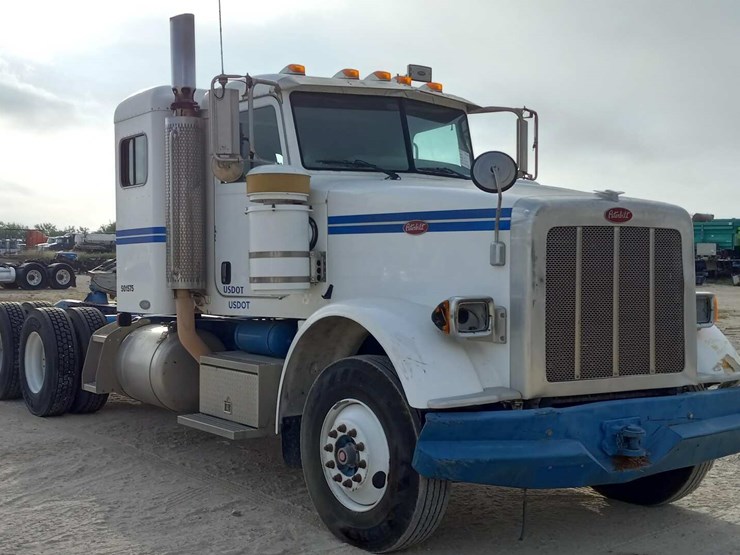 2008-peterbilt-367-image-3
