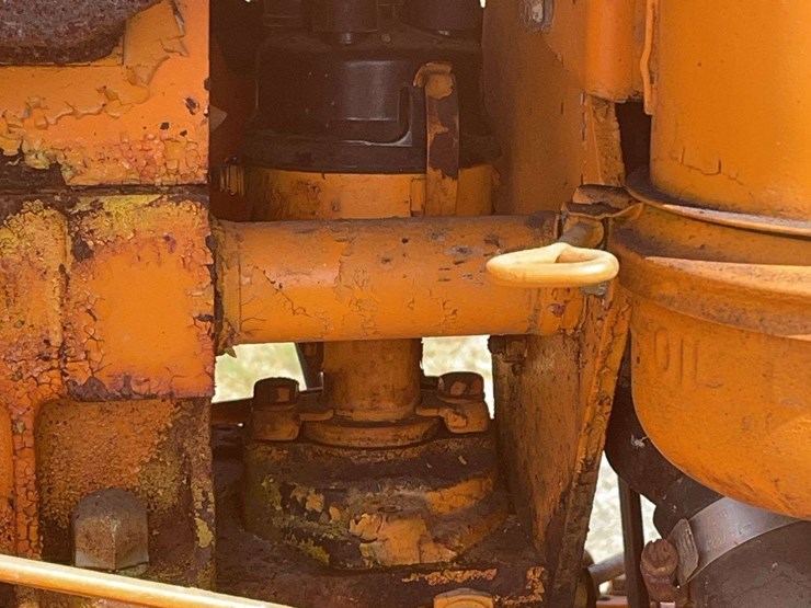 minneapolis-moline-445-image-30