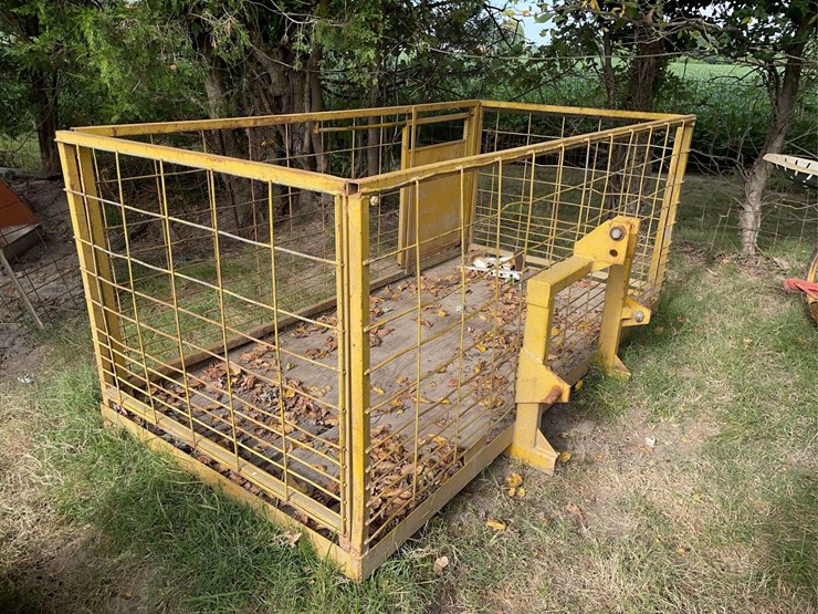 livestock-carrier-image-1