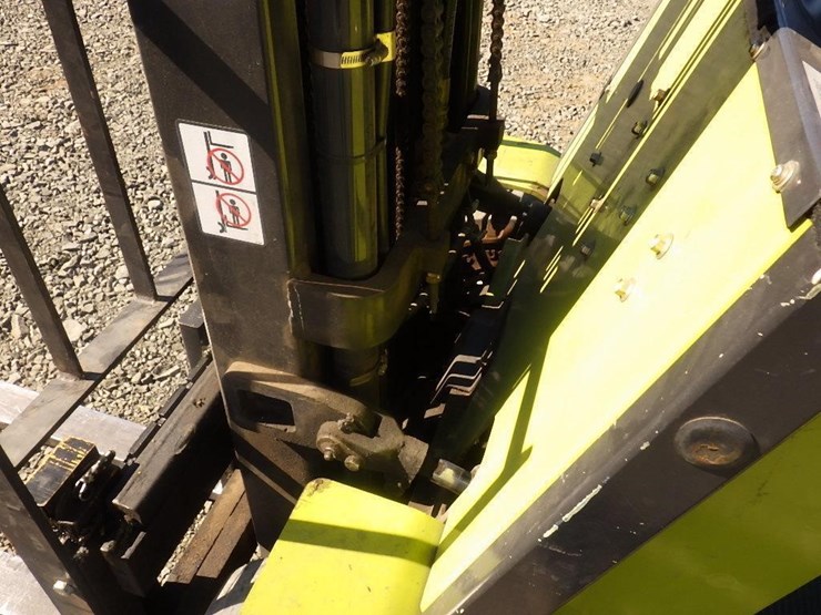 clark-cmp15-forklift-image-9