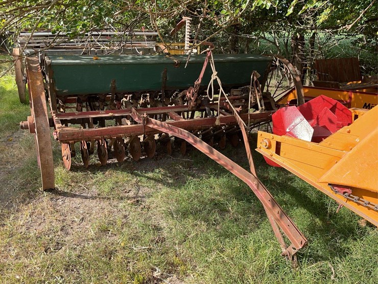 oliver-8ft-grain-drill-image-8