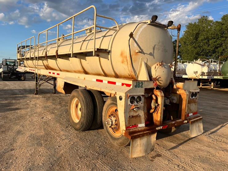 2006-v.e.-enterprises-130-bbl-steel-vacuum-trailer-image-7