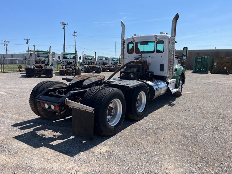2018-kenworth-t800-image-5