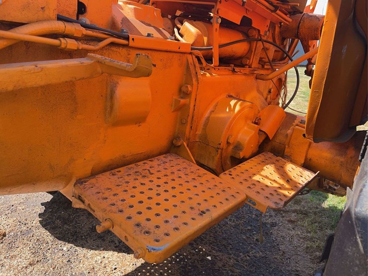 minneapolis-moline-445-image-48