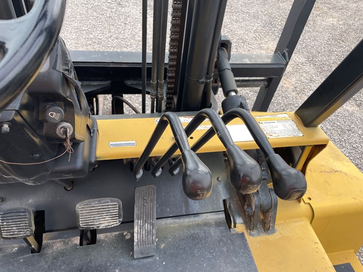 #1003-•-2006-cat-forklift-(offsite-in-la-union,-nm)-image-9