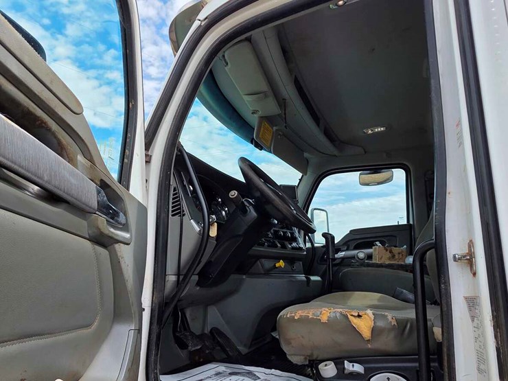 2019-kenworth-t880-image-9